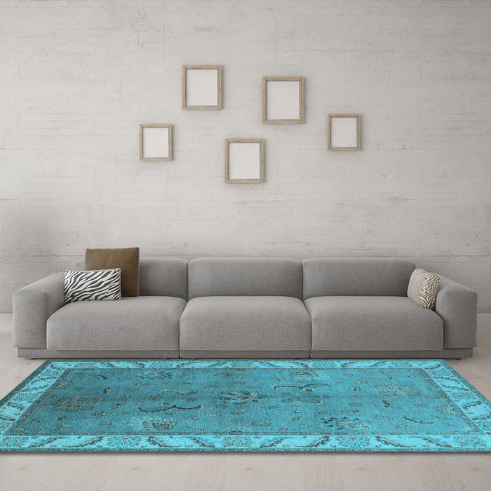 Machine Washable Oriental Light Blue Traditional Rug in a Living Room, wshurb482lblu