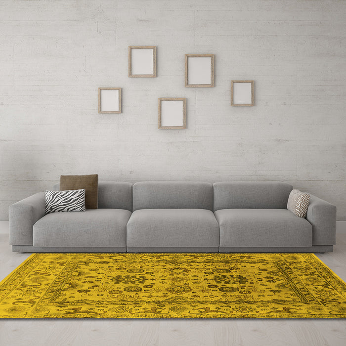 Machine Washable Oriental Yellow Traditional Rug in a Living Room, wshurb483yw