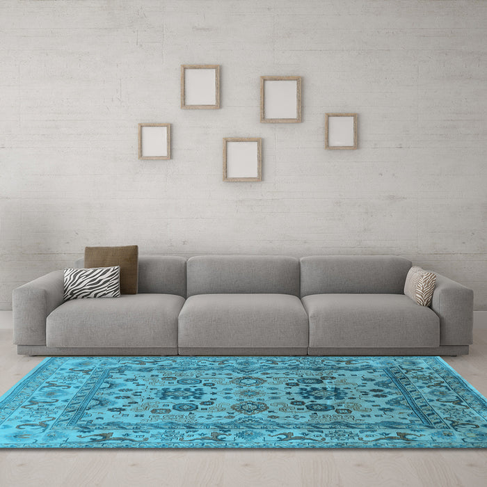 Machine Washable Oriental Light Blue Traditional Rug in a Living Room, wshurb483lblu