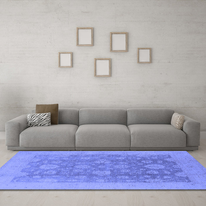 Machine Washable Oriental Blue Traditional Rug in a Living Room, wshurb489blu