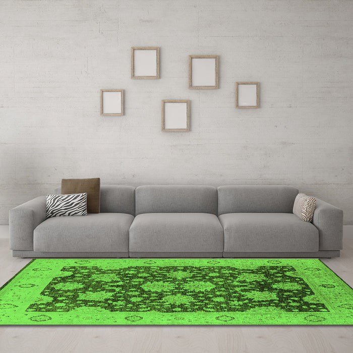 Machine Washable Oriental Green Traditional Area Rugs in a Living Room,, wshurb490grn