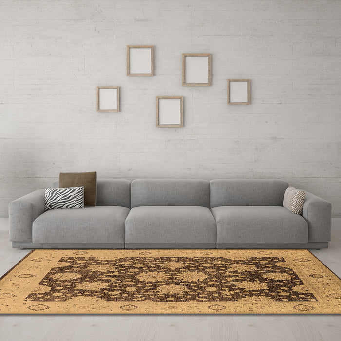 Machine Washable Oriental Brown Traditional Rug in a Living Room,, wshurb490brn