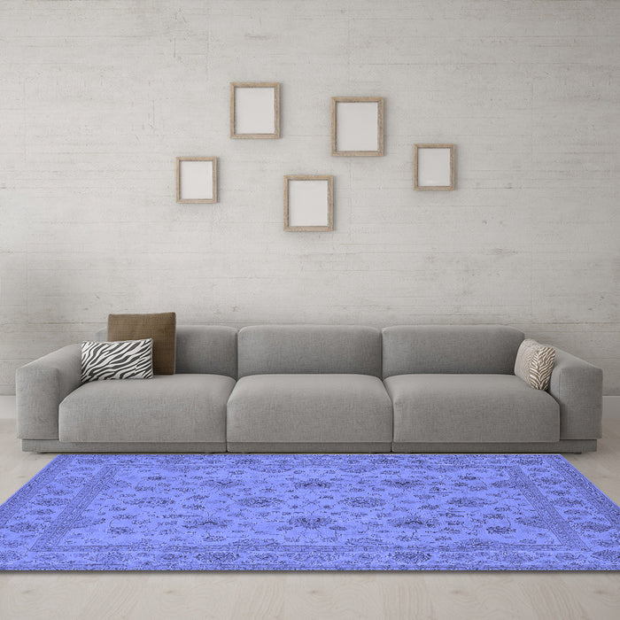 Machine Washable Oriental Blue Traditional Rug in a Living Room, wshurb492blu