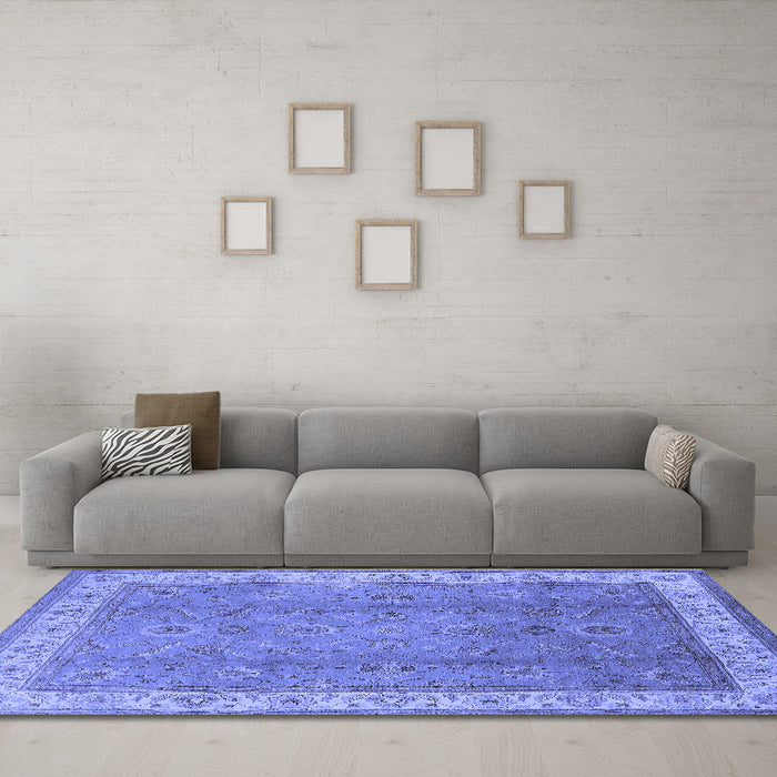Machine Washable Oriental Blue Traditional Rug in a Living Room, wshurb493blu