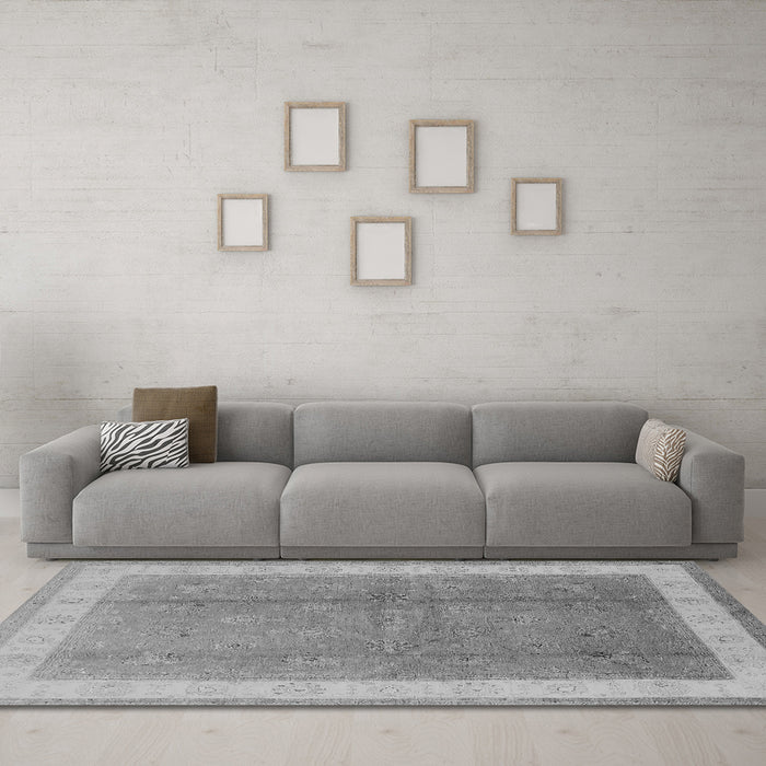 Machine Washable Oriental Gray Industrial Rug in a Living Room,, wshurb494gry