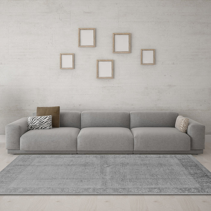 Machine Washable Oriental Gray Traditional Rug in a Living Room,, wshurb498gry