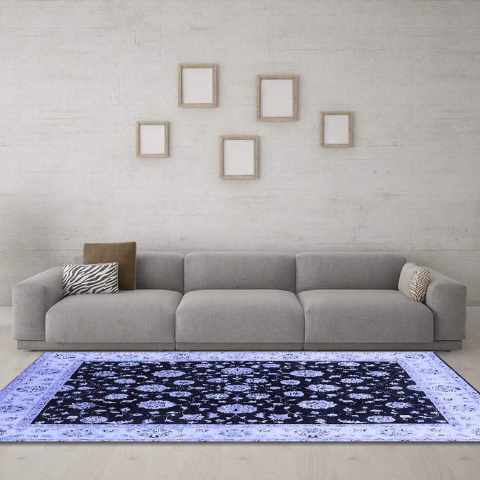 Machine Washable Oriental Blue Traditional Rug in a Living Room, wshurb500blu
