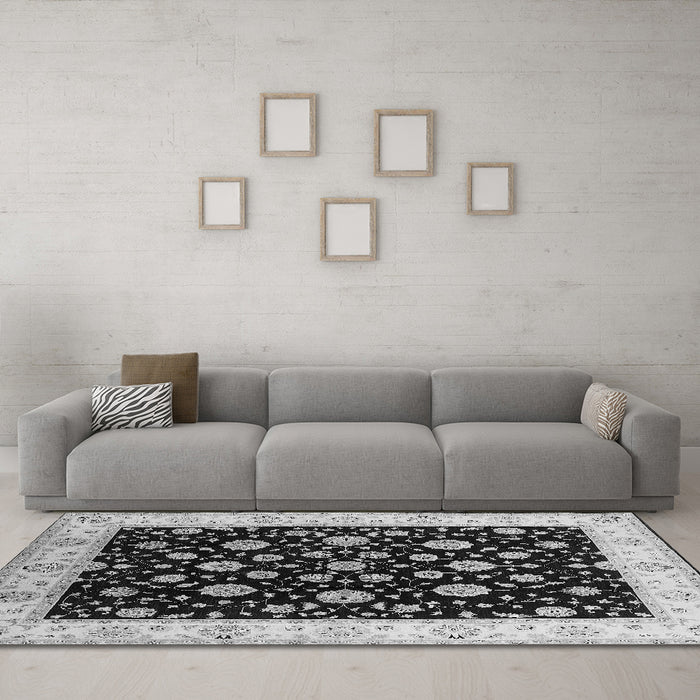 Machine Washable Oriental Gray Traditional Rug in a Living Room,, wshurb500gry