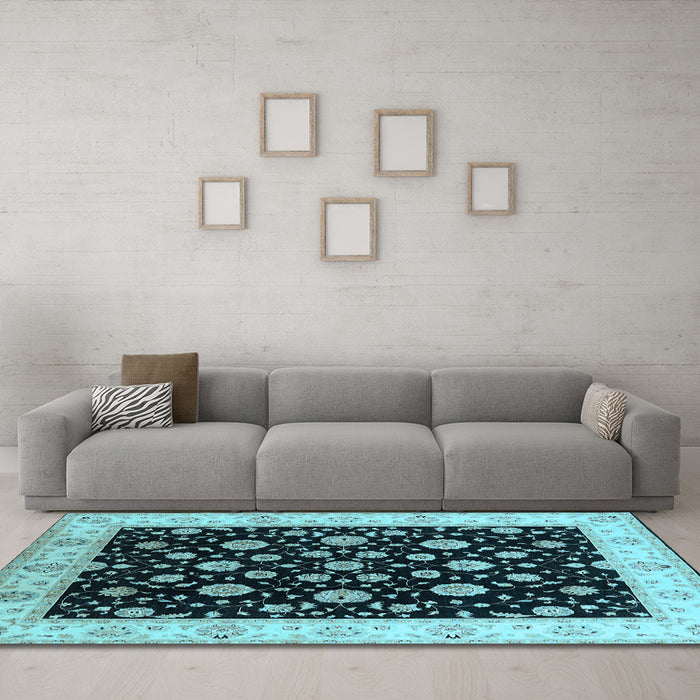 Machine Washable Oriental Light Blue Traditional Rug in a Living Room, wshurb500lblu
