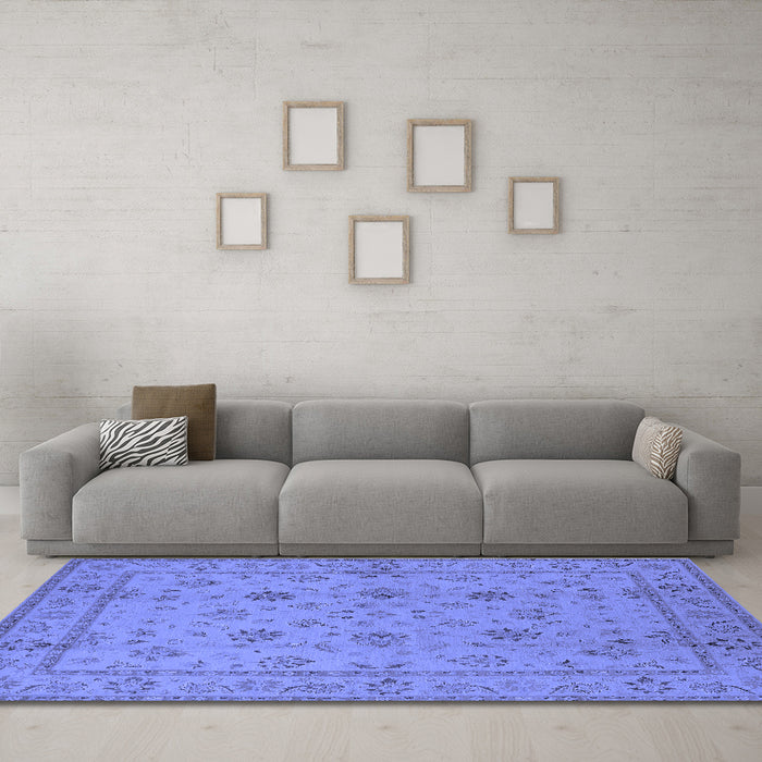 Machine Washable Oriental Blue Traditional Rug in a Living Room, wshurb501blu