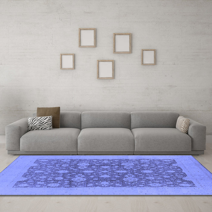 Machine Washable Oriental Blue Traditional Rug in a Living Room, wshurb505blu