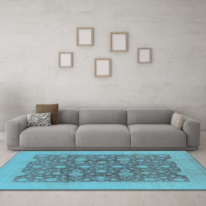 Machine Washable Oriental Light Blue Traditional Rug in a Living Room, wshurb505lblu