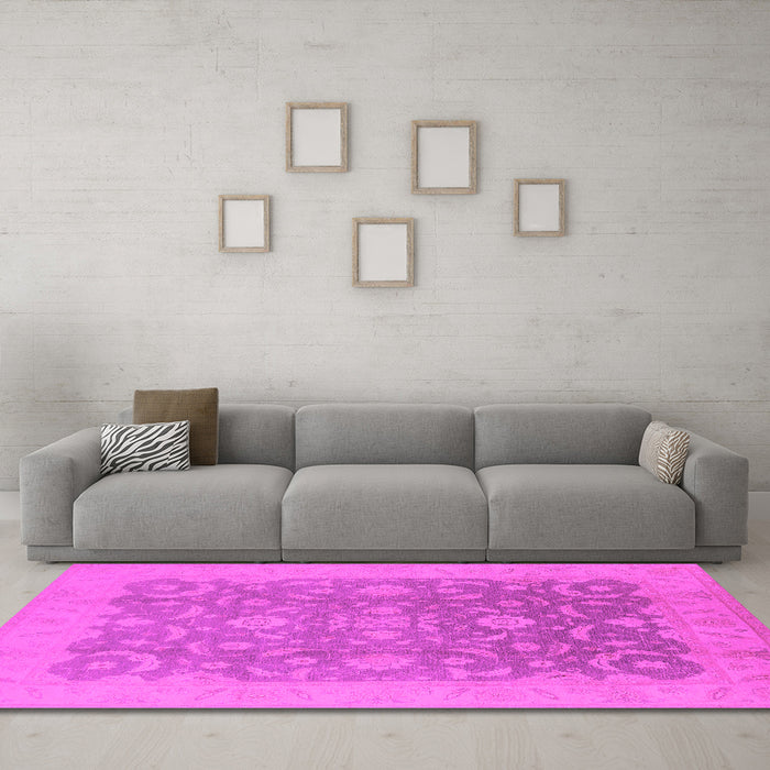 Machine Washable Oriental Pink Industrial Rug in a Living Room, wshurb509pnk