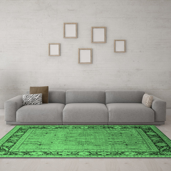 Machine Washable Oriental Emerald Green Industrial Area Rugs in a Living Room,, wshurb511emgrn