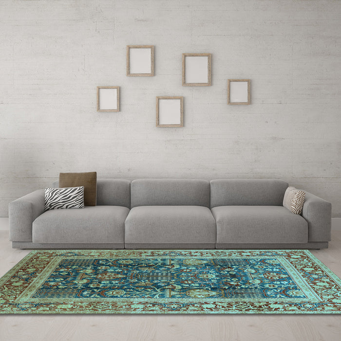 Machine Washable Oriental Light Blue Traditional Rug in a Living Room, wshurb513lblu