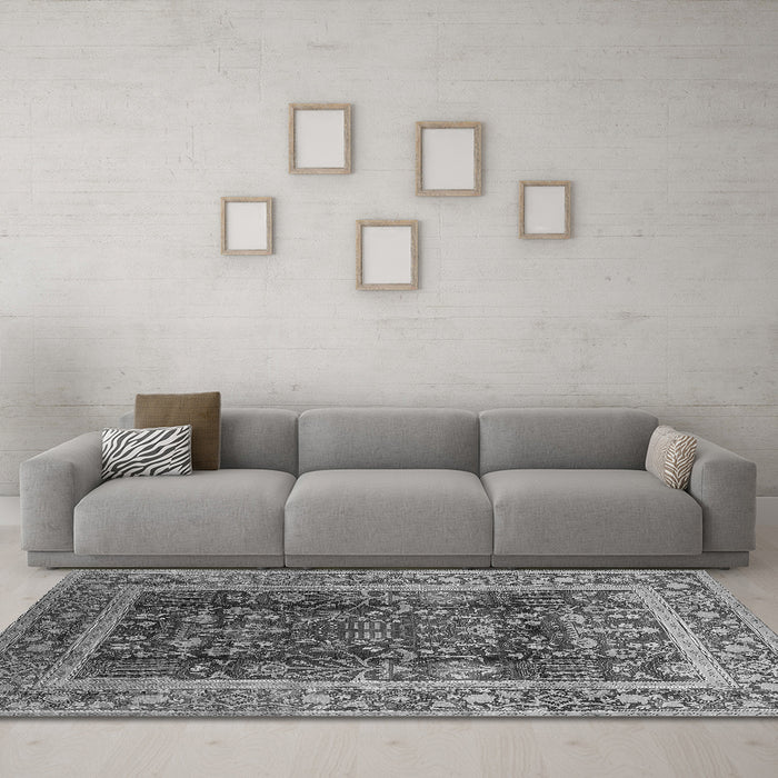 Machine Washable Oriental Gray Traditional Rug in a Living Room,, wshurb513gry