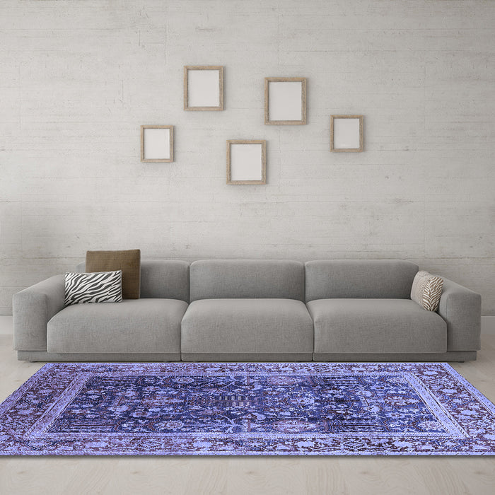 Machine Washable Oriental Blue Traditional Rug in a Living Room, wshurb513blu