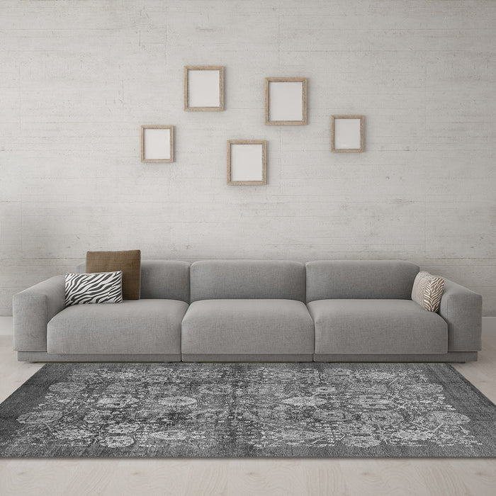 Machine Washable Oriental Gray Industrial Rug in a Living Room,, wshurb516gry