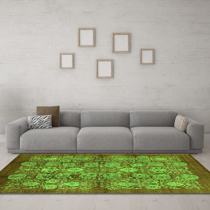Machine Washable Oriental Green Industrial Area Rugs in a Living Room,, wshurb516grn