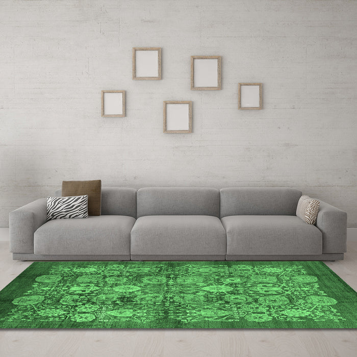 Machine Washable Oriental Emerald Green Industrial Area Rugs in a Living Room,, wshurb516emgrn
