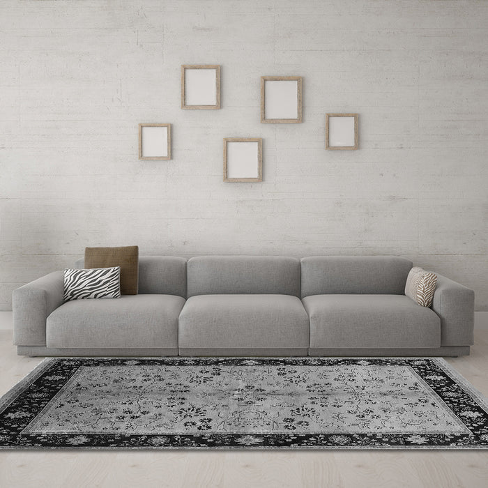 Machine Washable Oriental Gray Traditional Rug in a Living Room,, wshurb518gry