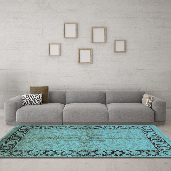 Machine Washable Oriental Light Blue Traditional Rug in a Living Room, wshurb519lblu
