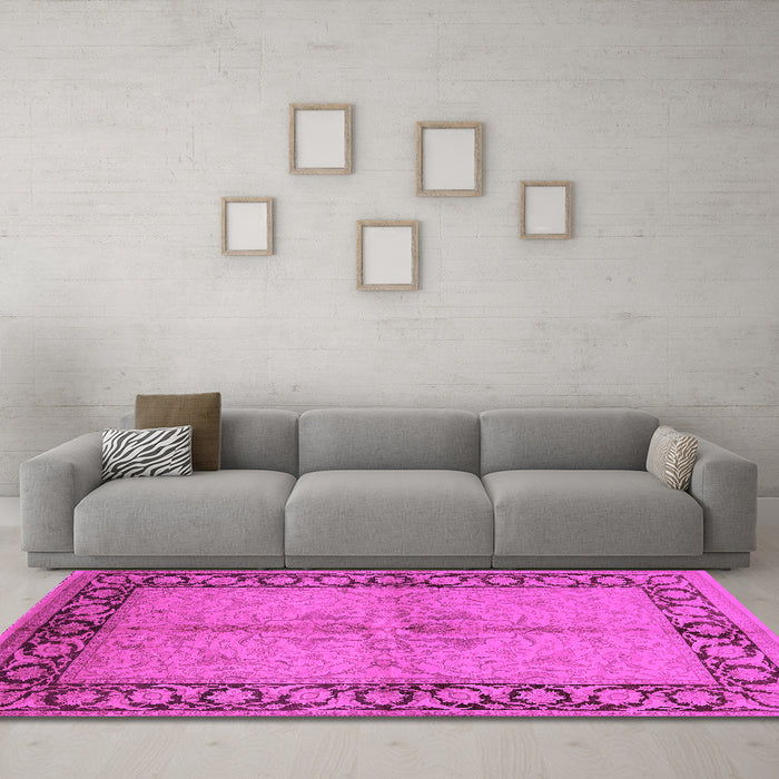 Machine Washable Oriental Pink Traditional Rug in a Living Room, wshurb519pnk