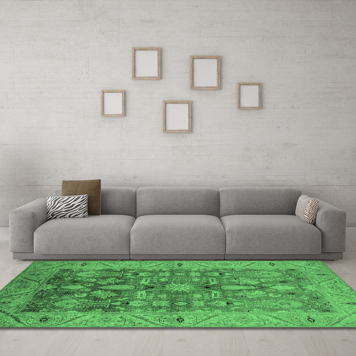 Machine Washable Oriental Emerald Green Traditional Area Rugs in a Living Room,, wshurb521emgrn