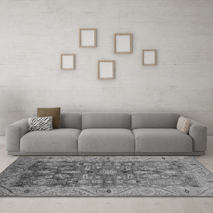 Machine Washable Oriental Gray Traditional Rug in a Living Room,, wshurb521gry