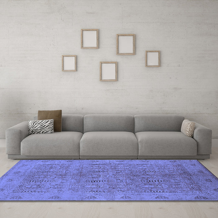 Machine Washable Oriental Blue Traditional Rug in a Living Room, wshurb524blu
