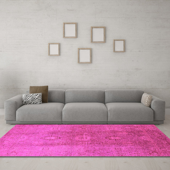Machine Washable Oriental Pink Traditional Rug in a Living Room, wshurb528pnk