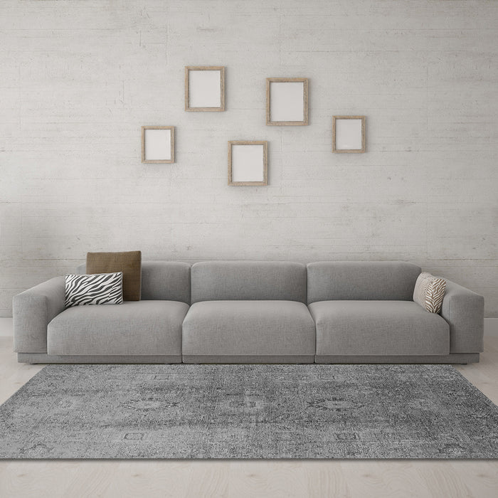 Machine Washable Oriental Gray Traditional Rug in a Living Room,, wshurb528gry