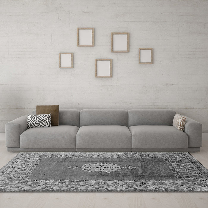 Machine Washable Oriental Gray Industrial Rug in a Living Room,, wshurb531gry