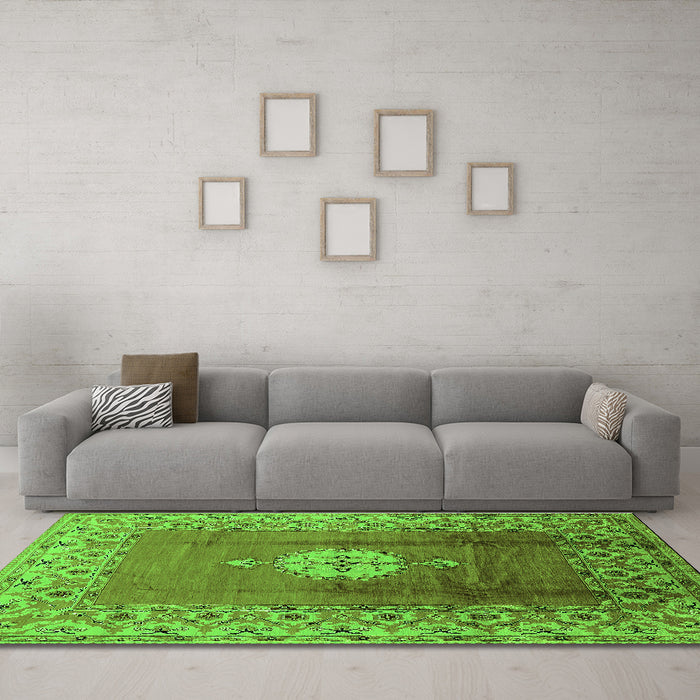Machine Washable Oriental Green Industrial Area Rugs in a Living Room,, wshurb531grn