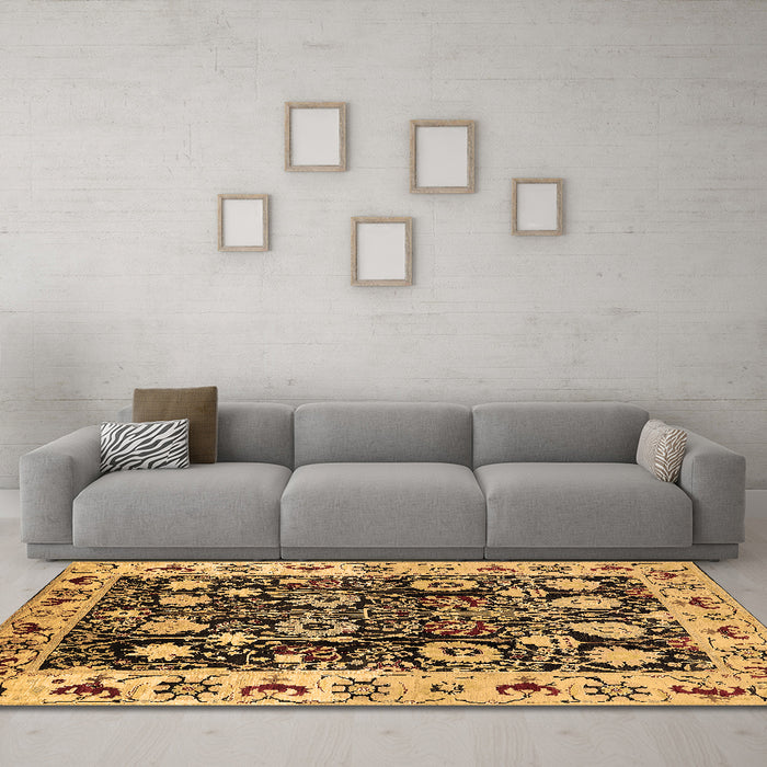 Machine Washable Oriental Brown Traditional Rug in a Living Room,, wshurb534brn