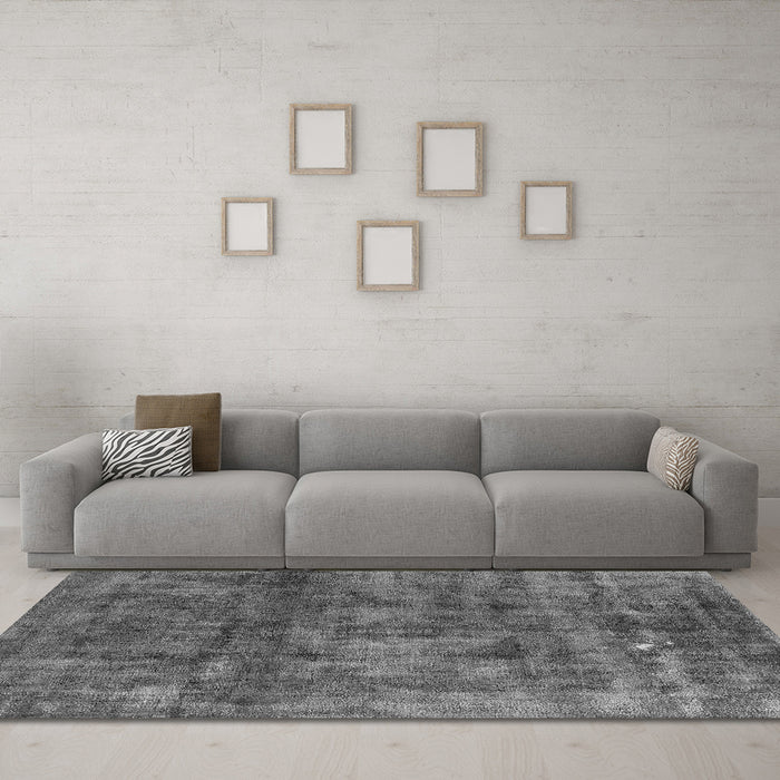 Machine Washable Oriental Gray Industrial Rug in a Living Room,, wshurb537gry