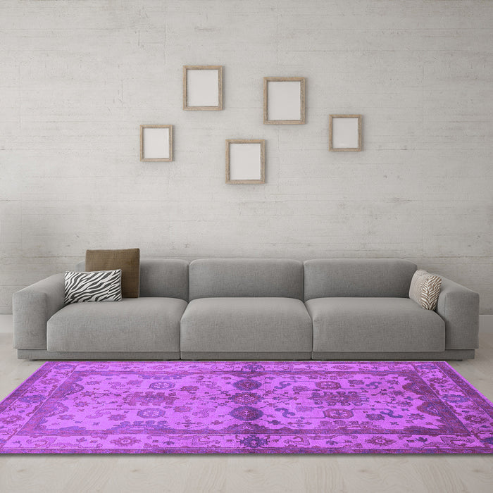 Machine Washable Oriental Purple Traditional Area Rugs in a Living Room, wshurb538pur
