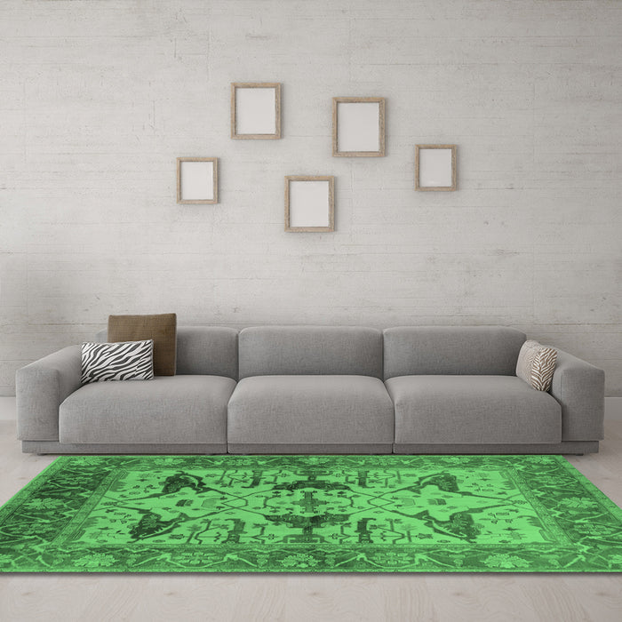 Machine Washable Oriental Emerald Green Industrial Area Rugs in a Living Room,, wshurb539emgrn