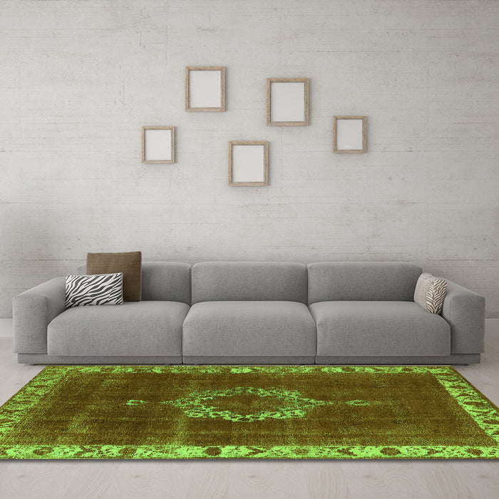 Machine Washable Oriental Green Industrial Area Rugs in a Living Room,, wshurb543grn