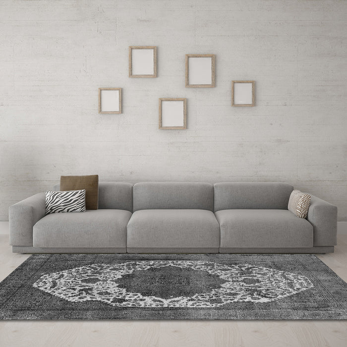 Machine Washable Oriental Gray Industrial Rug in a Living Room,, wshurb545gry