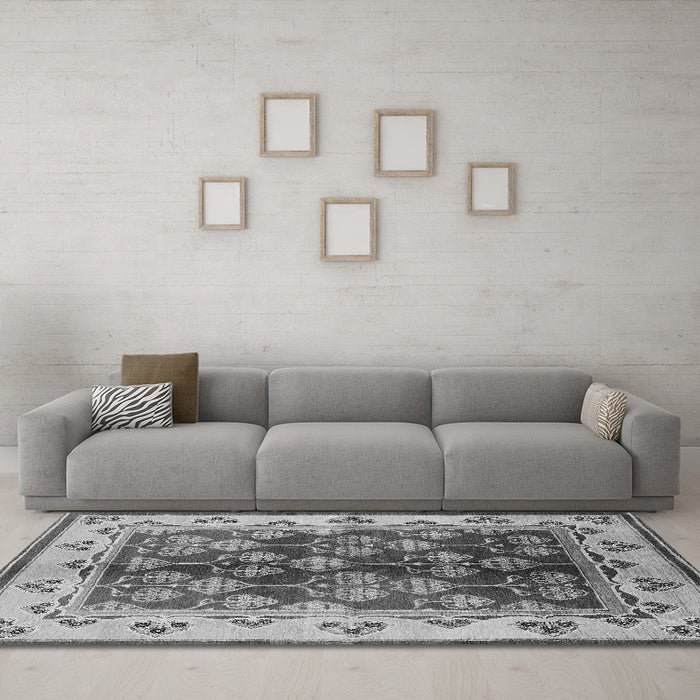 Machine Washable Oriental Gray Industrial Rug in a Living Room,, wshurb546gry