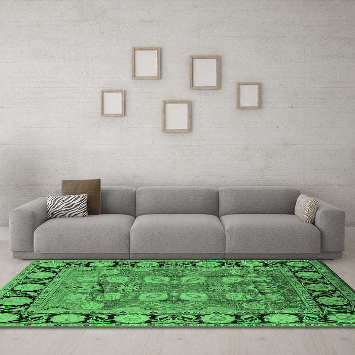 Machine Washable Oriental Emerald Green Industrial Area Rugs in a Living Room,, wshurb547emgrn