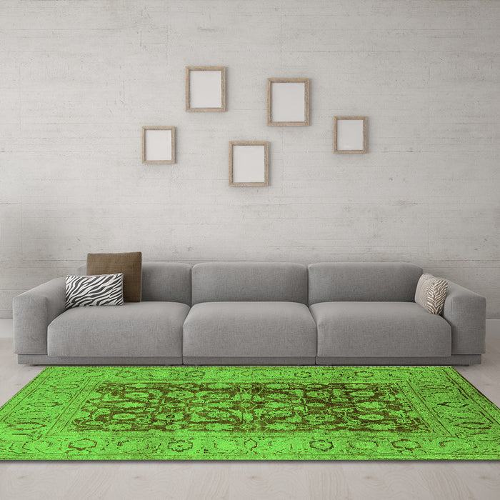 Machine Washable Oriental Green Industrial Area Rugs in a Living Room,, wshurb548grn