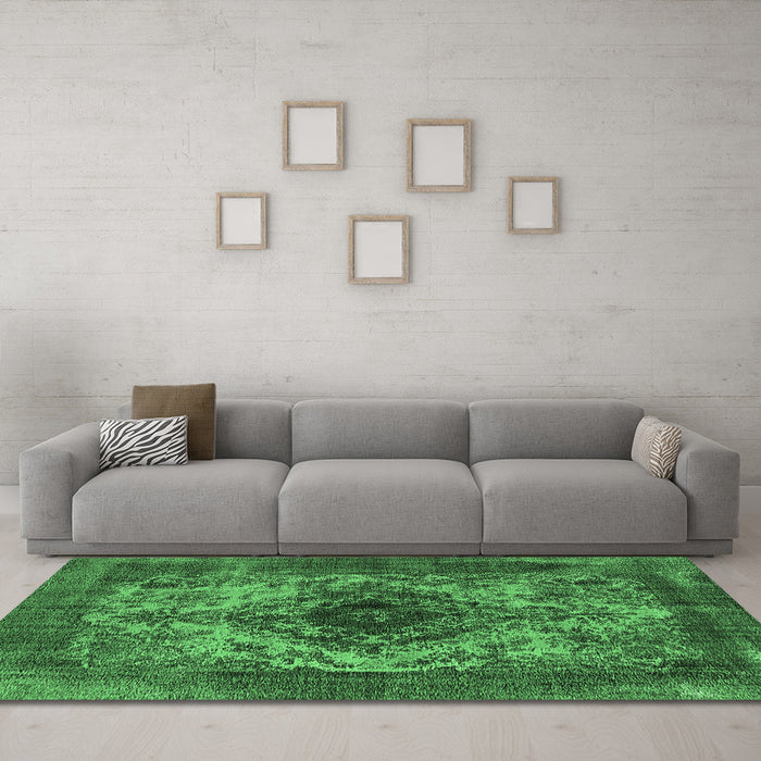 Machine Washable Oriental Emerald Green Industrial Area Rugs in a Living Room,, wshurb551emgrn