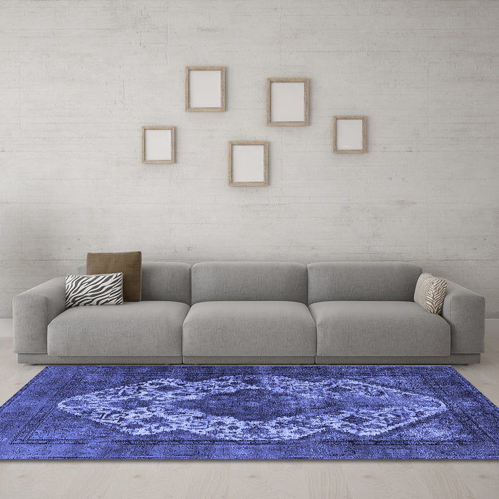 Machine Washable Oriental Blue Industrial Rug in a Living Room, wshurb552blu