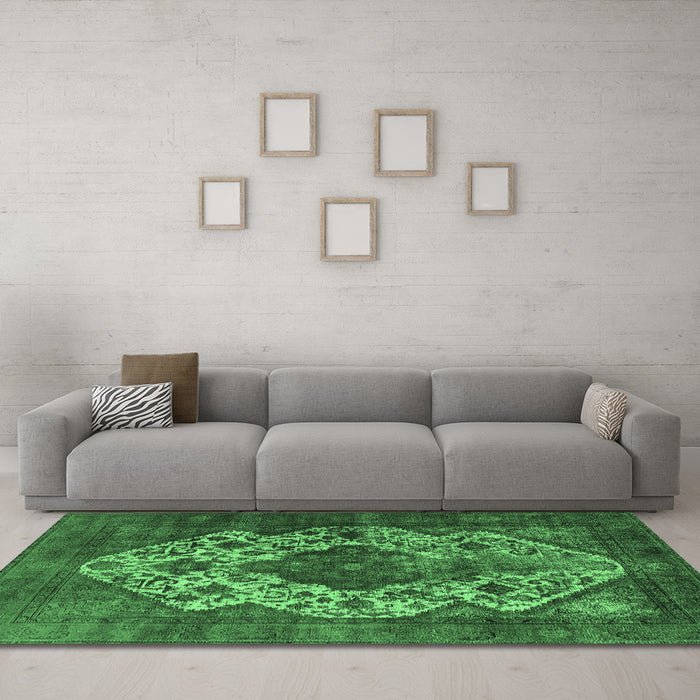 Machine Washable Oriental Emerald Green Industrial Area Rugs in a Living Room,, wshurb552emgrn