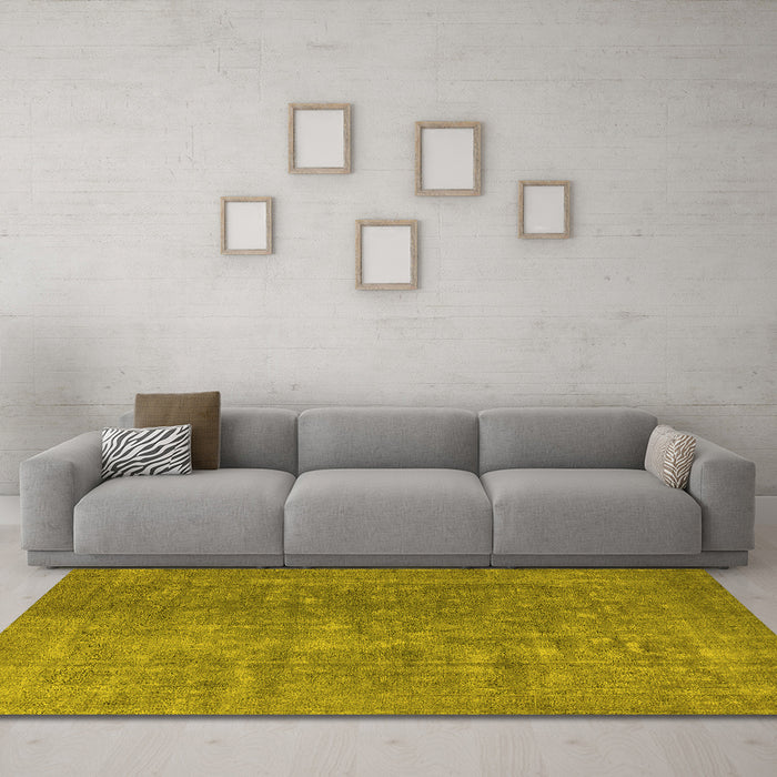 Machine Washable Oriental Yellow Industrial Rug in a Living Room, wshurb554yw