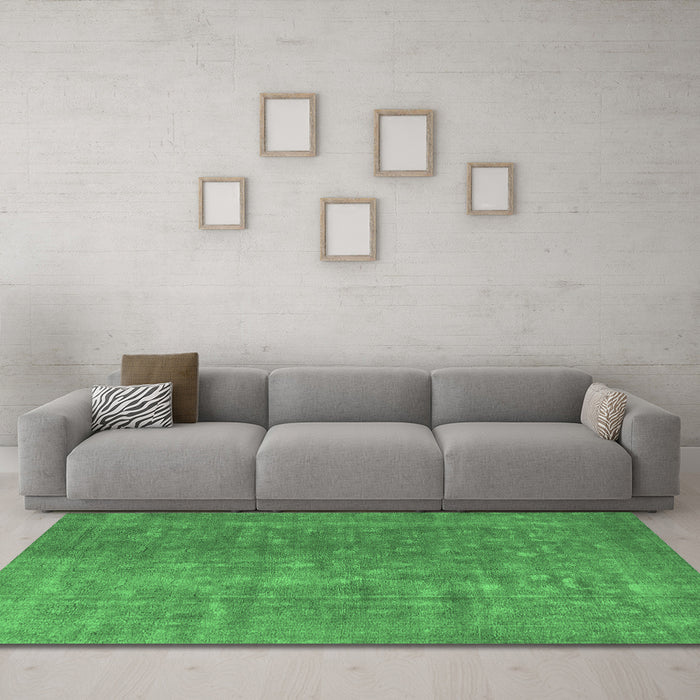 Machine Washable Oriental Emerald Green Industrial Area Rugs in a Living Room,, wshurb554emgrn