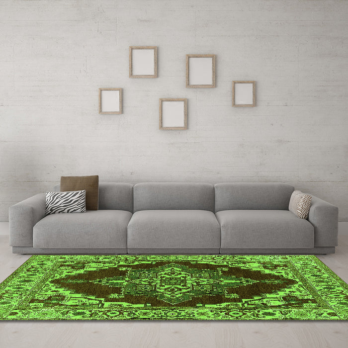 Machine Washable Oriental Green Industrial Area Rugs in a Living Room,, wshurb555grn