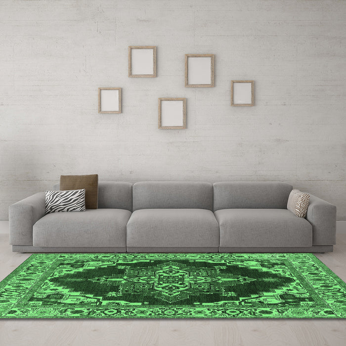 Machine Washable Oriental Emerald Green Industrial Area Rugs in a Living Room,, wshurb555emgrn